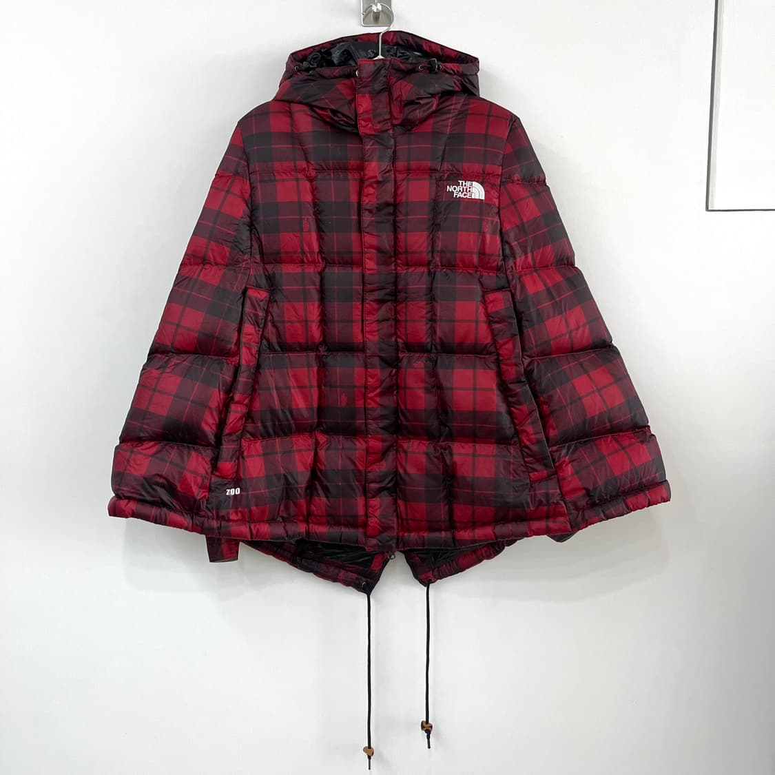 노스페이스 눕시 700 구스다운 판초 체크 케이프 패딩 상품이미지1