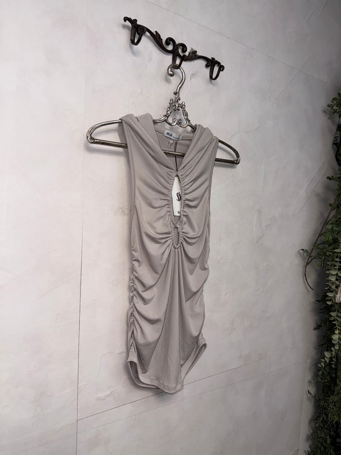 HILLDA Hole Sleeveless Hoodie (새제품) 상품이미지5