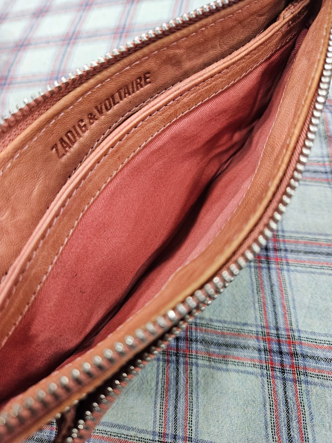 자딕앤볼테르(Zadig & Voltaire) 램스킨 지퍼 지갑 파우치 상품이미지3