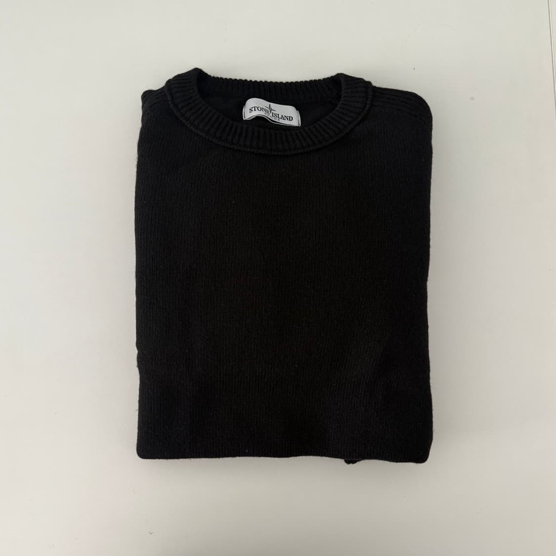 스톤아일랜드 주니어 로고패치 울 니트 블랙 (14Y) 상품이미지2