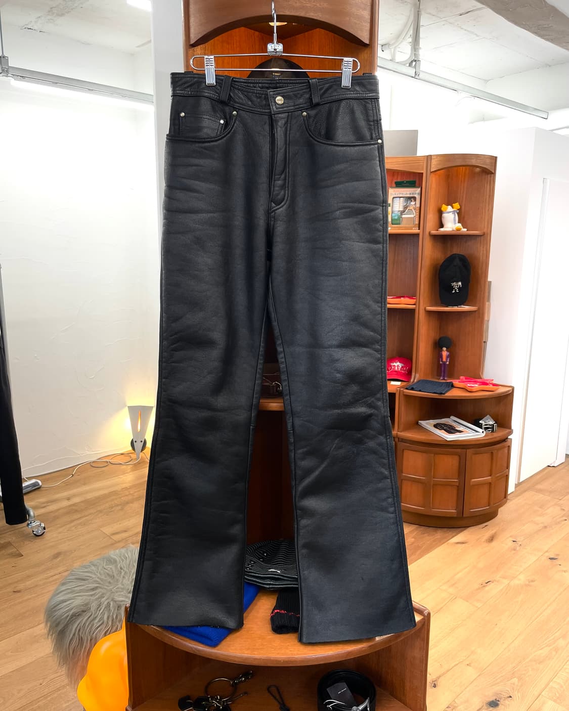 [L] 90s 레더 플레어 팬츠 상품이미지4