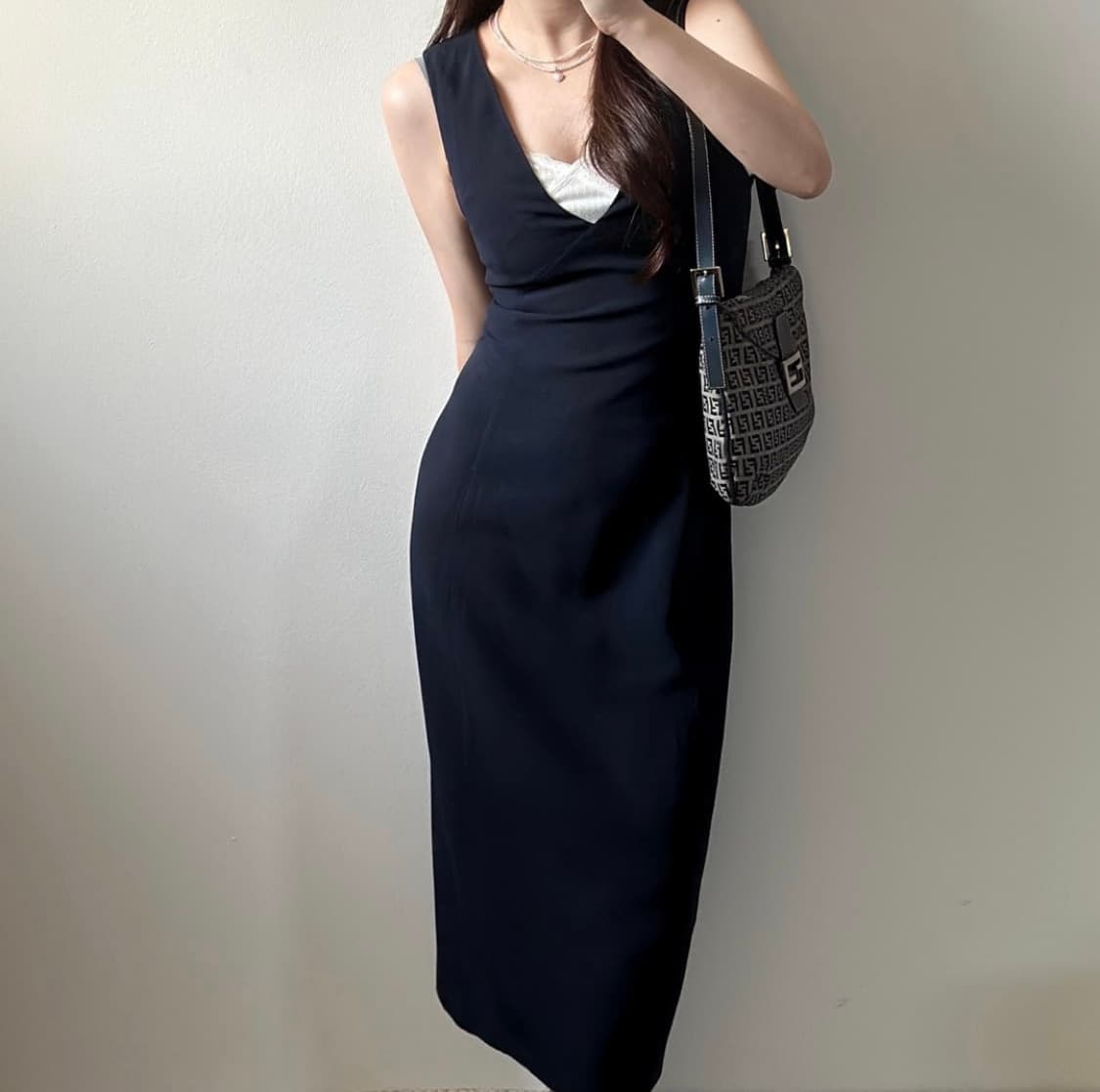 프라다 네이비 브이넥 슬리브리스 원피스 상품이미지1