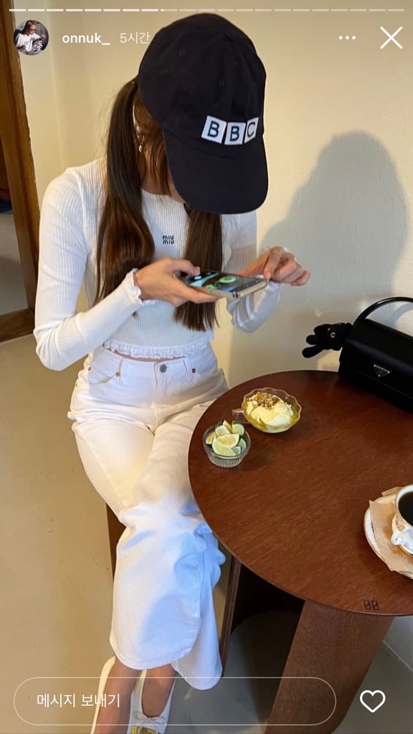샵오눅 white egg jeans 화이트팬츠 시시아사우르스 상품이미지5