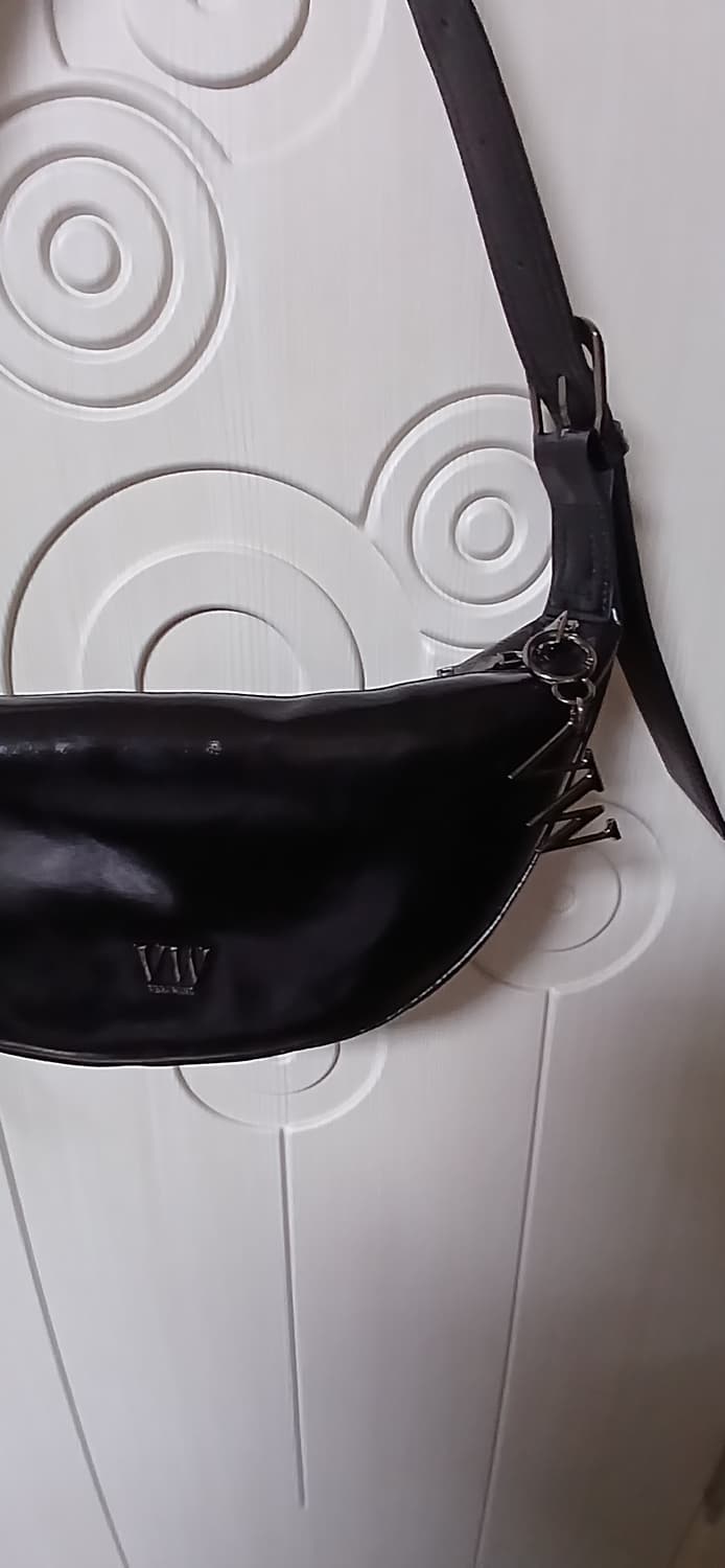 베라왕 크루아상 블랙 가죽 숄더백 겸 크로스백 상품이미지4