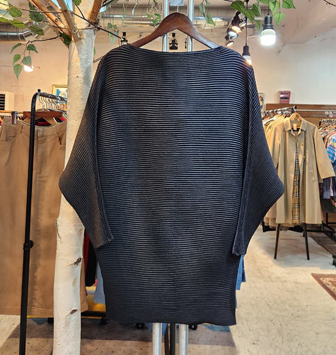 SPECCHIO pleats 스피치오 플리츠 블랙 가오리핏 탑 상품이미지7