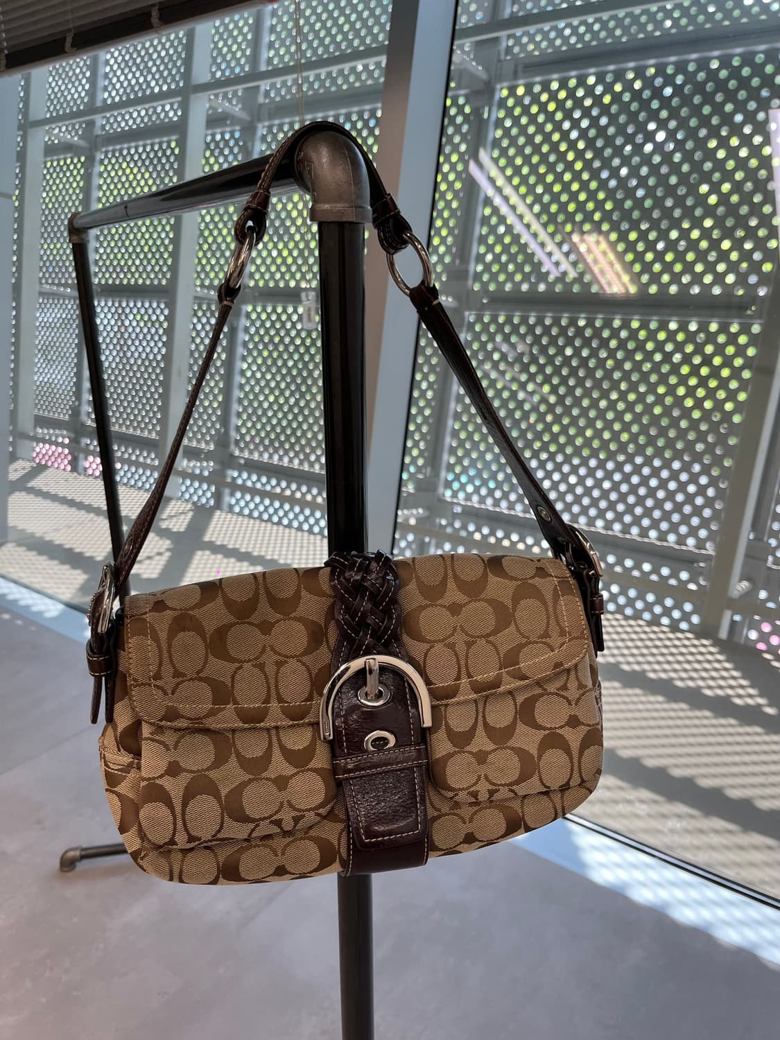 Coach Basic Pocket Bag 상품이미지3