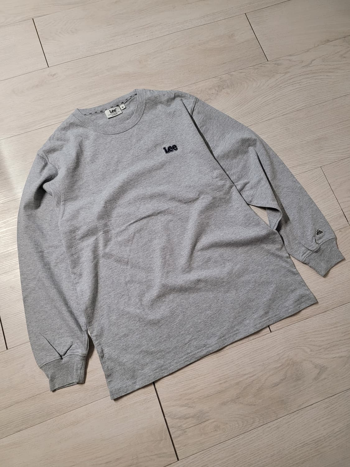 새상품) lee 리 스몰 트위치 로고 긴 팔 티셔츠 그레이 M 상품이미지1