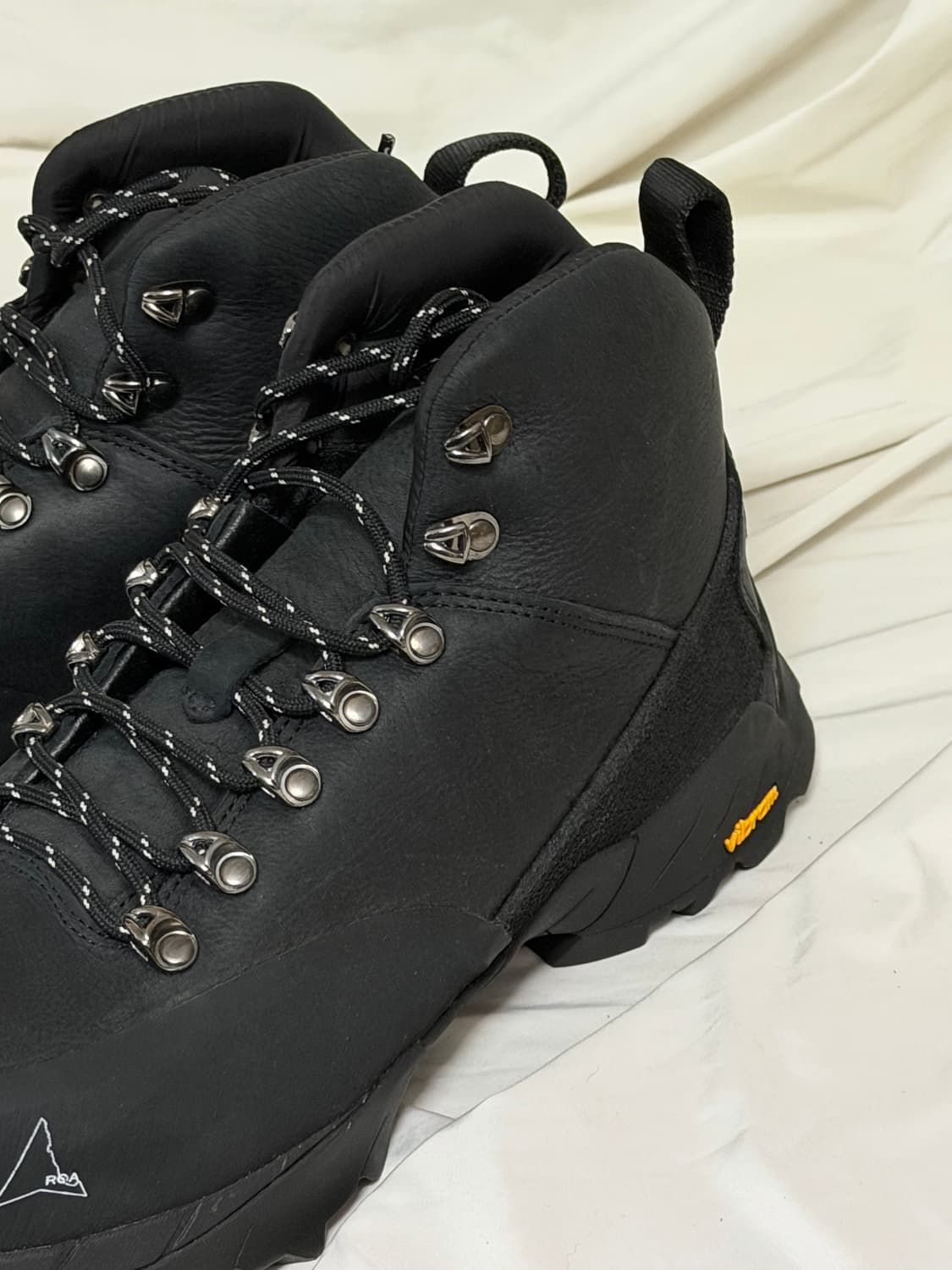 로아 하이킹 안드레아스 카프레더 부츠 상품이미지3