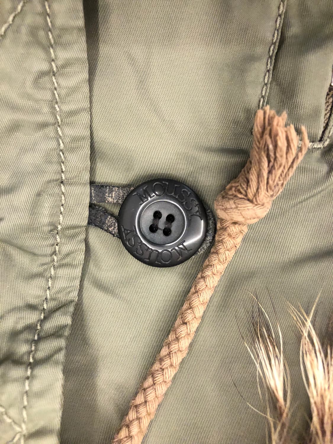 Moussy 카키 퍼 후드 패딩 상품이미지5