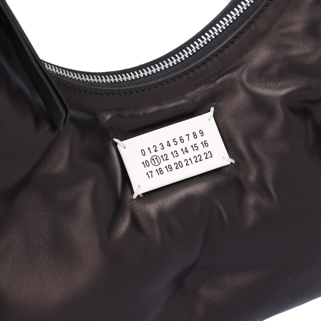 메종 마르지엘라 SB3WG0024 글램 슬램 스몰 호보백 나파 레더 블랙 상품이미지3