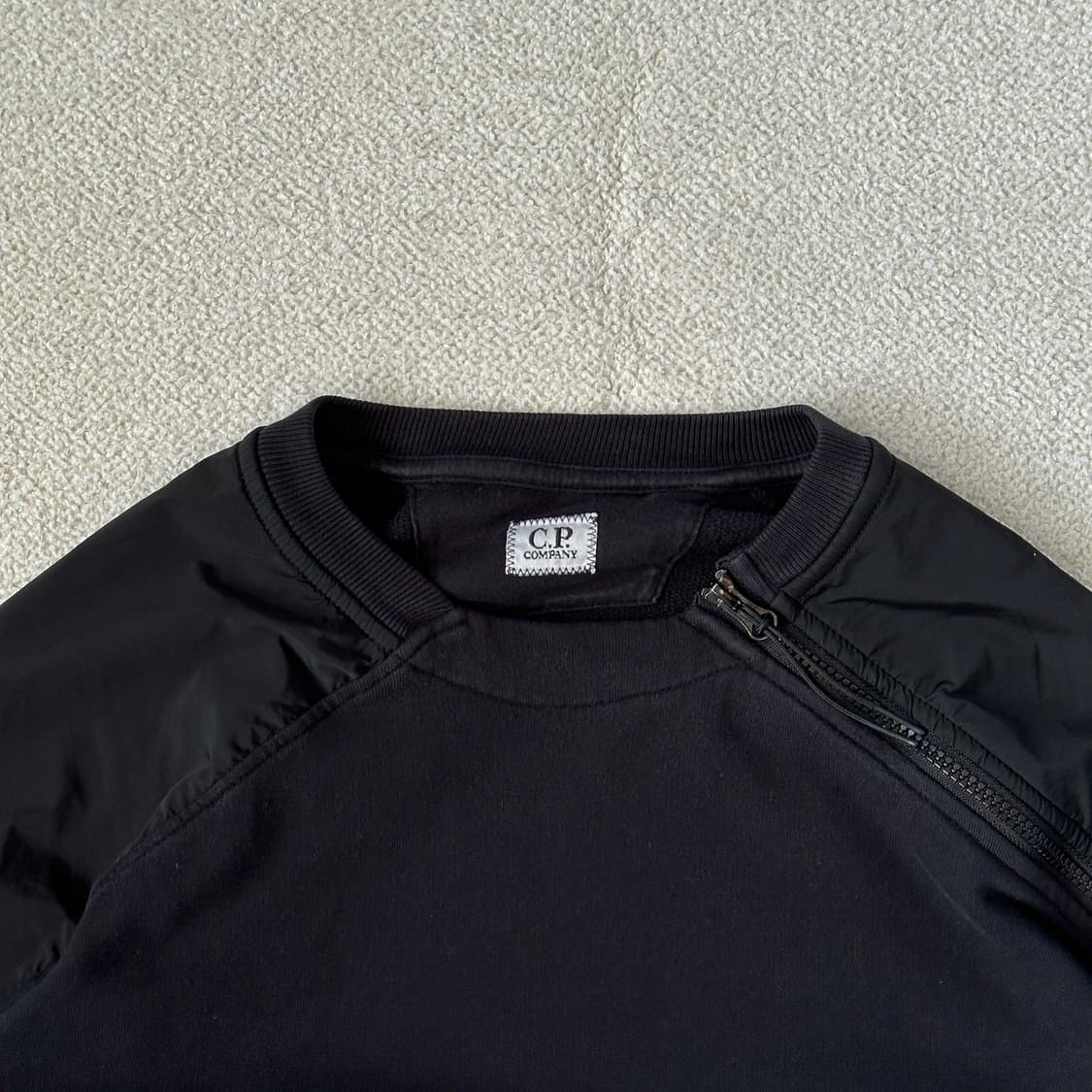 C.P. 컴퍼니 사이드 지퍼 맨투맨 상품이미지5