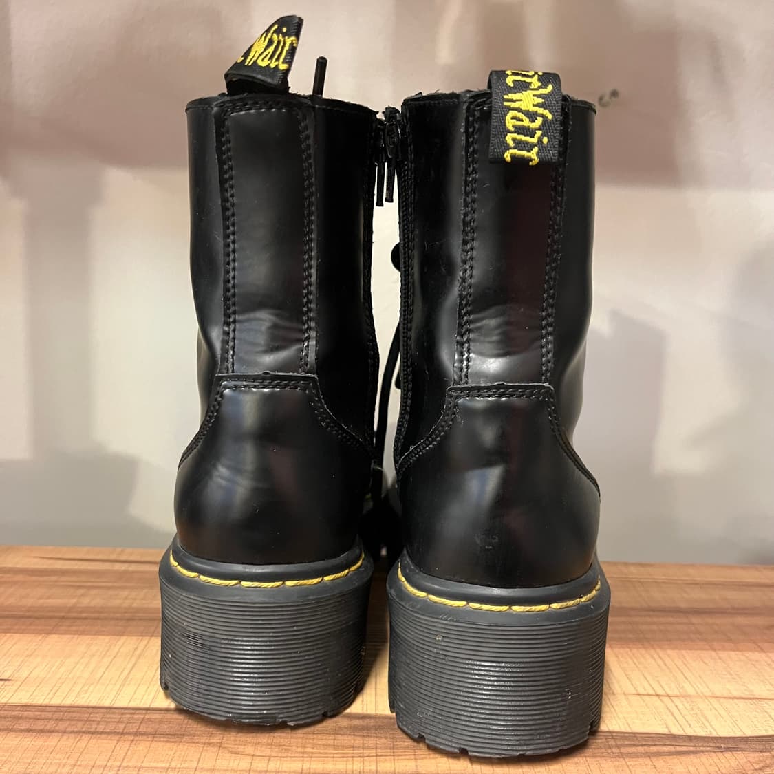 닥터마틴 8홀 부츠 상품이미지4