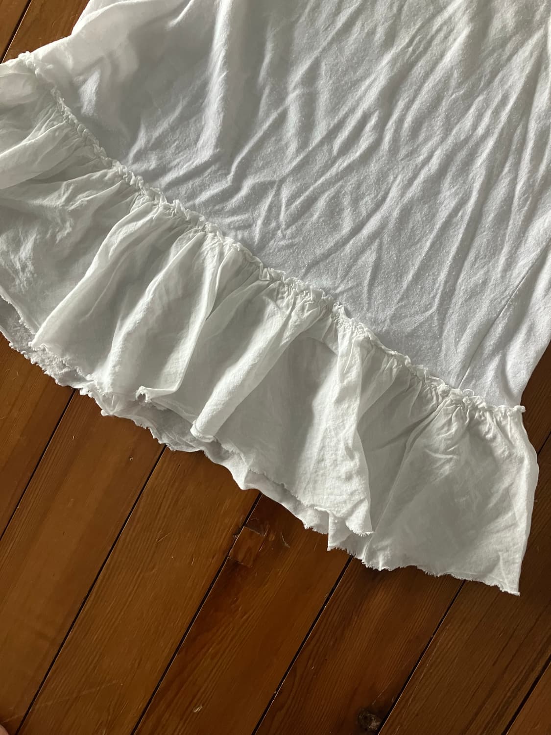 화이트 프릴 탑 상품이미지2