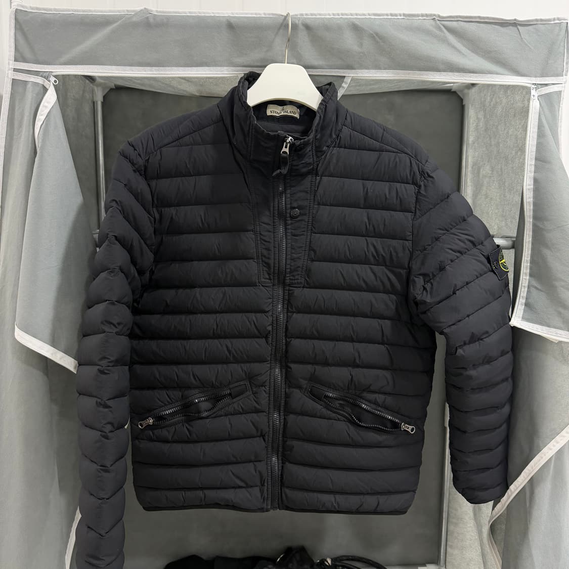 스톤아일랜드 경량패딩 블랙 상품이미지1