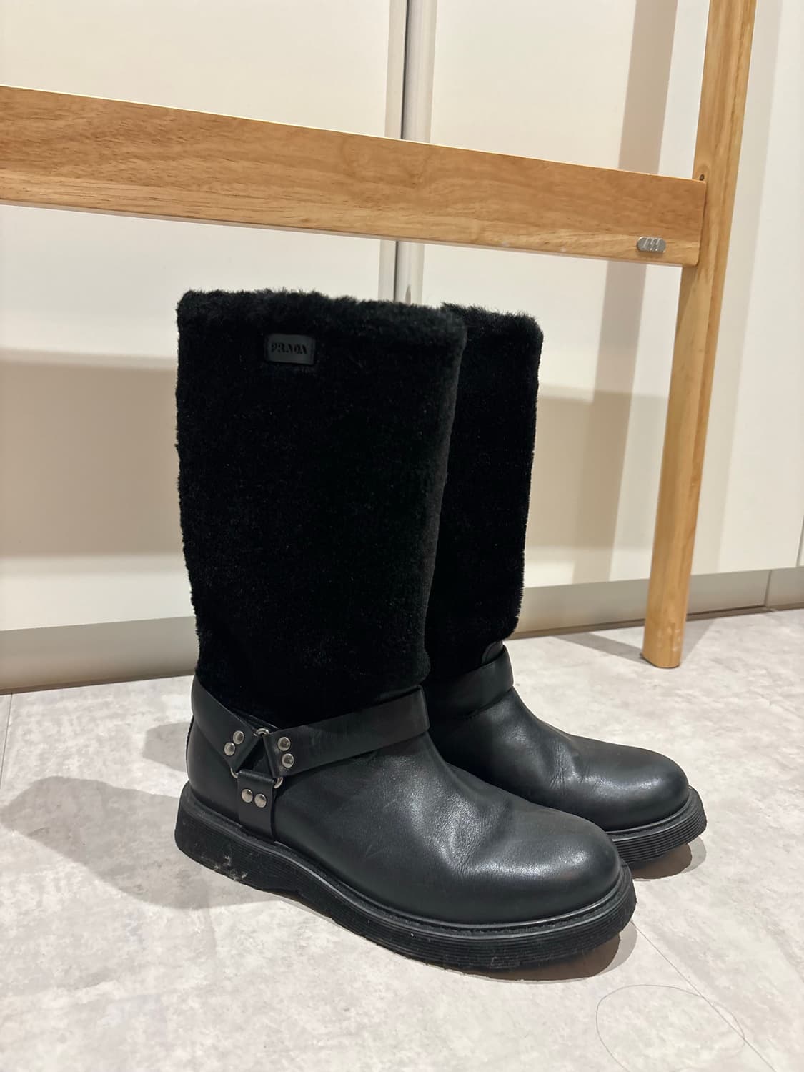 Prada 프라다 시어링 바이커 부츠 상품이미지1