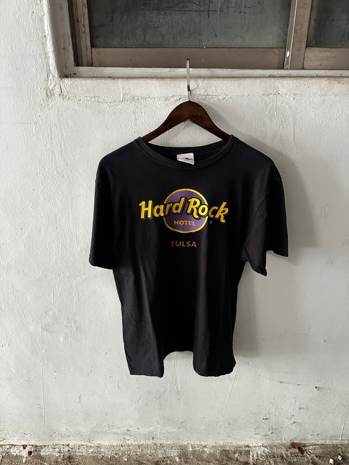 Hard Rock Hotel Tulsa 로고 티셔츠 상품이미지1