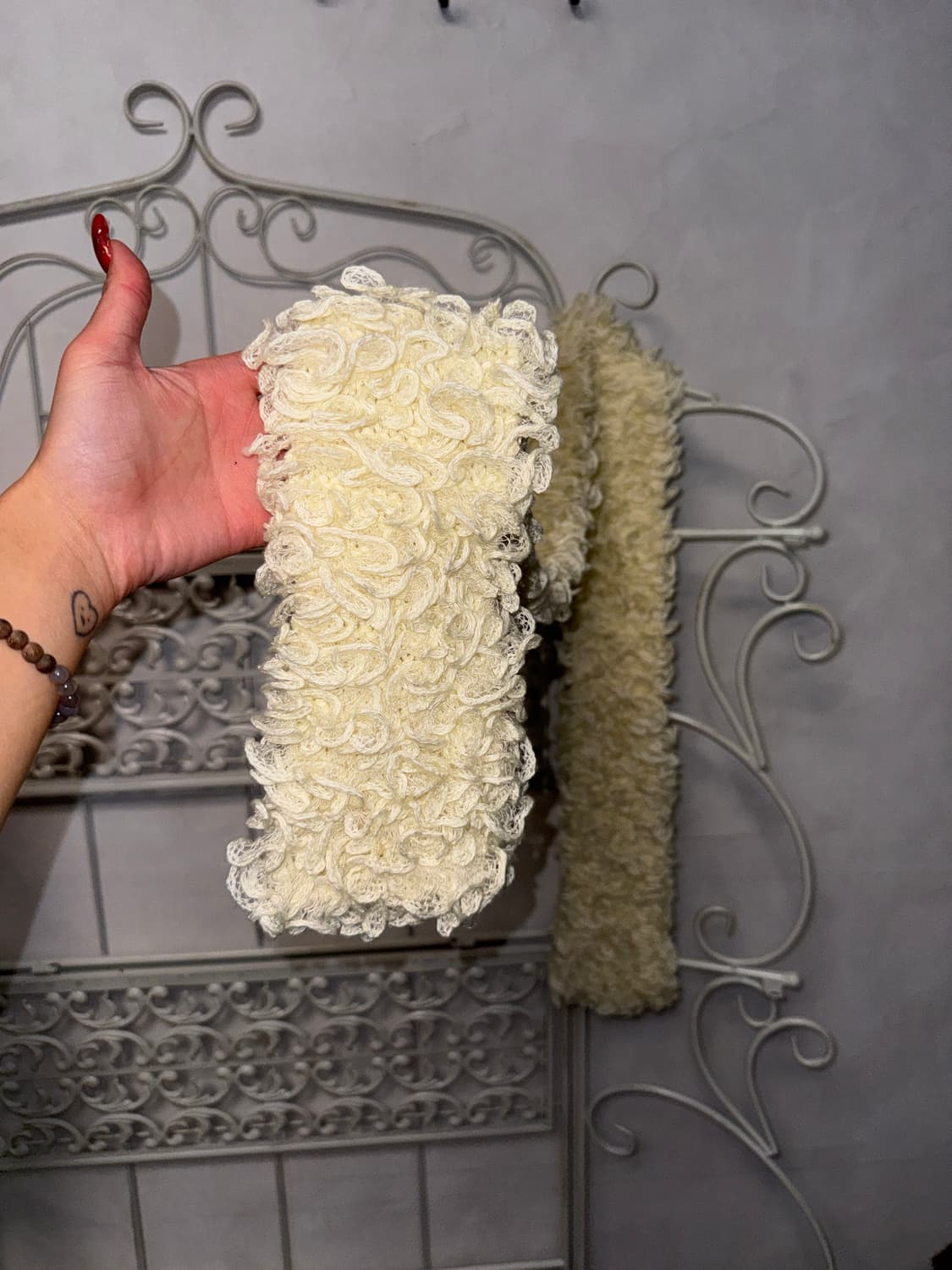 Ivory grunge ruffle knit muffler 상품이미지4