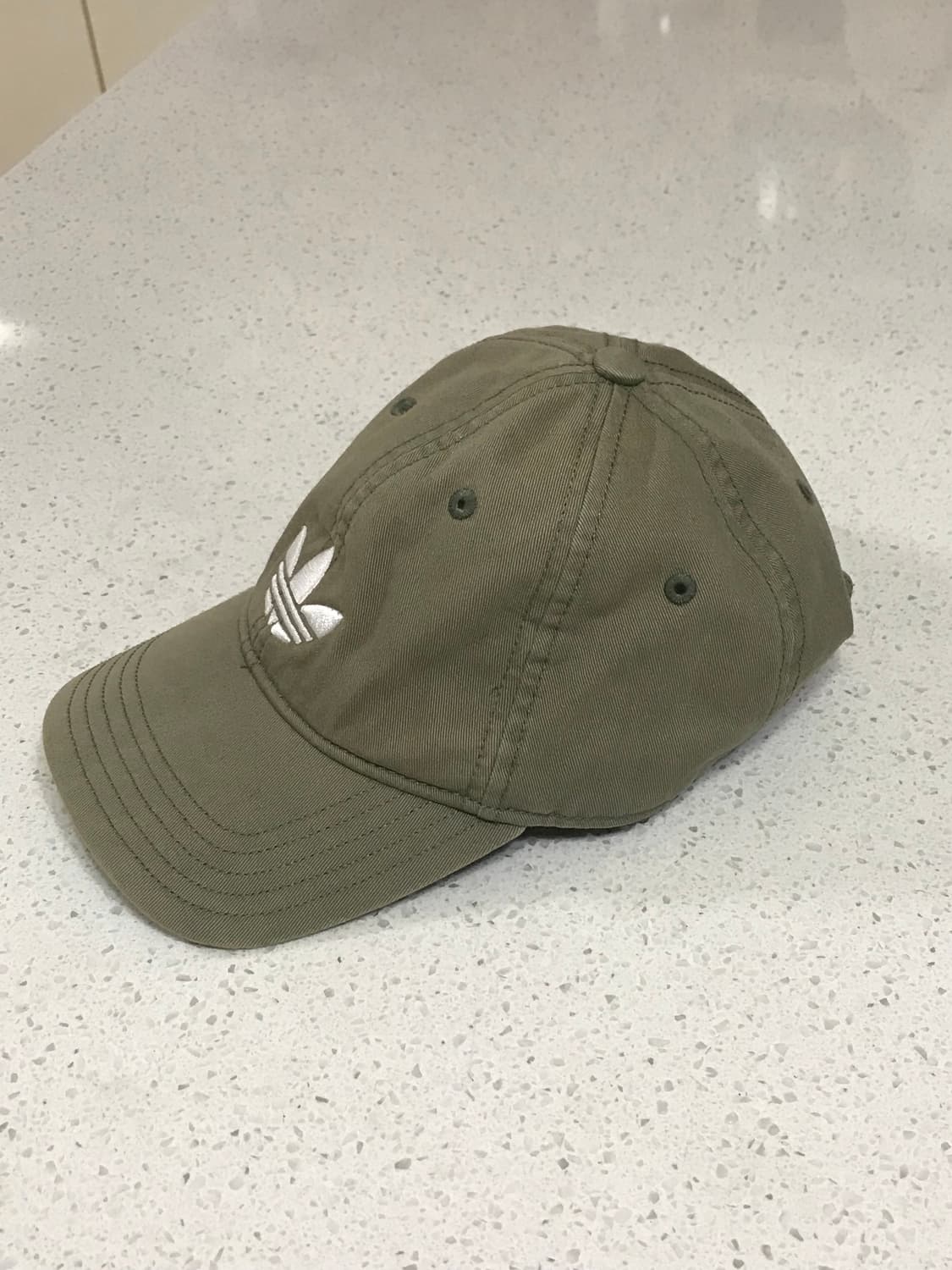 아디다스 카키 볼캡 급처🥺 상품이미지2
