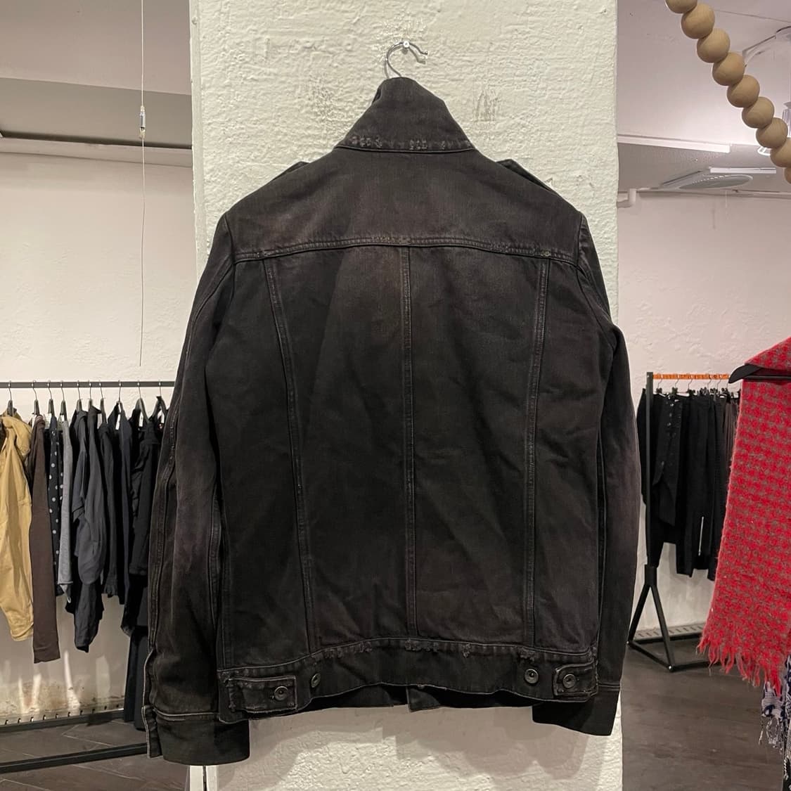 어태치먼트 하이넥 데님자켓 상품이미지3