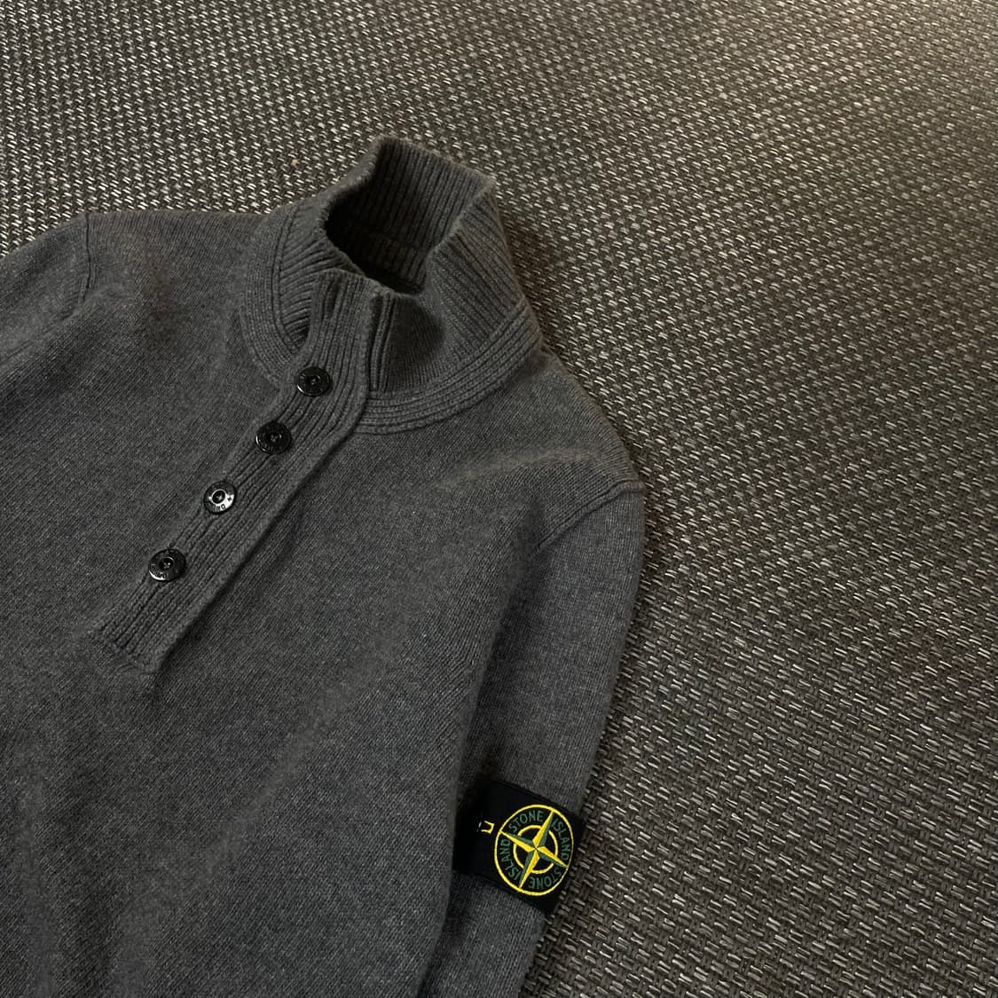 스톤아일랜드 그레이 버튼 하이넥 니트 맨투맨 L 상품이미지5