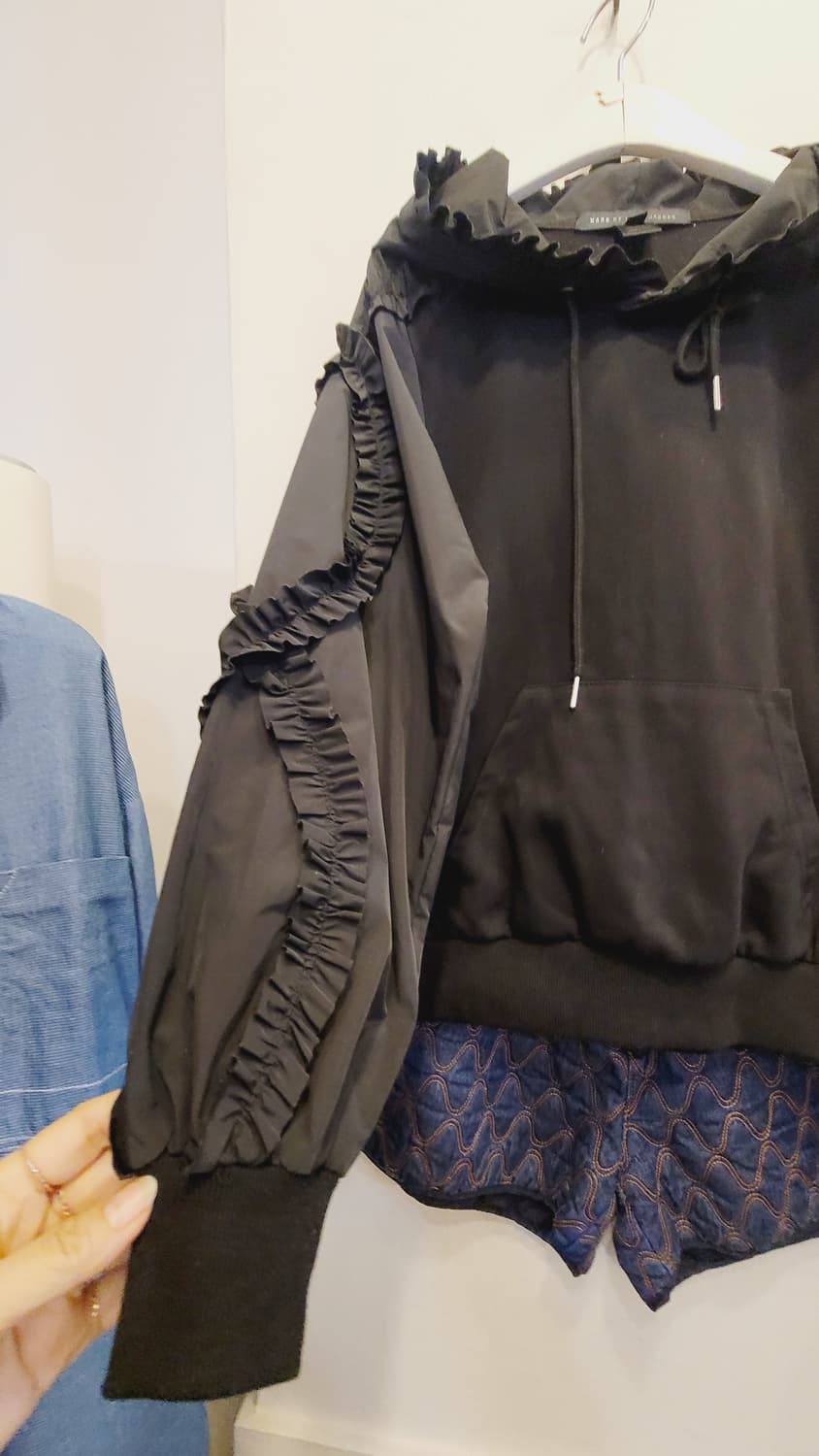 마크제이콥스 프릴후드티. 퀼팅본딩 팬츠 상품이미지2