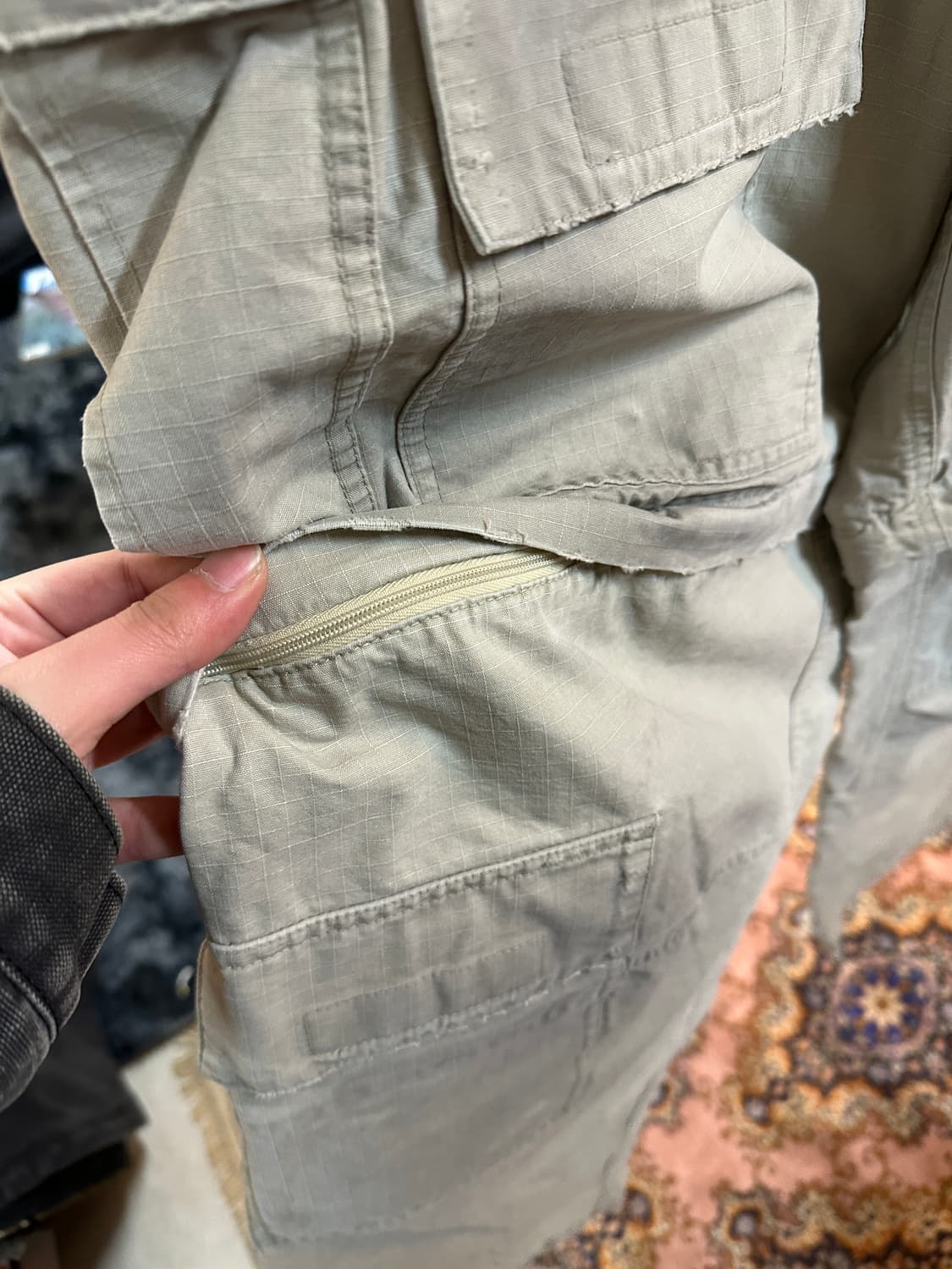 발렌시아가 23ss 립스탑 카고팬츠 상품이미지6