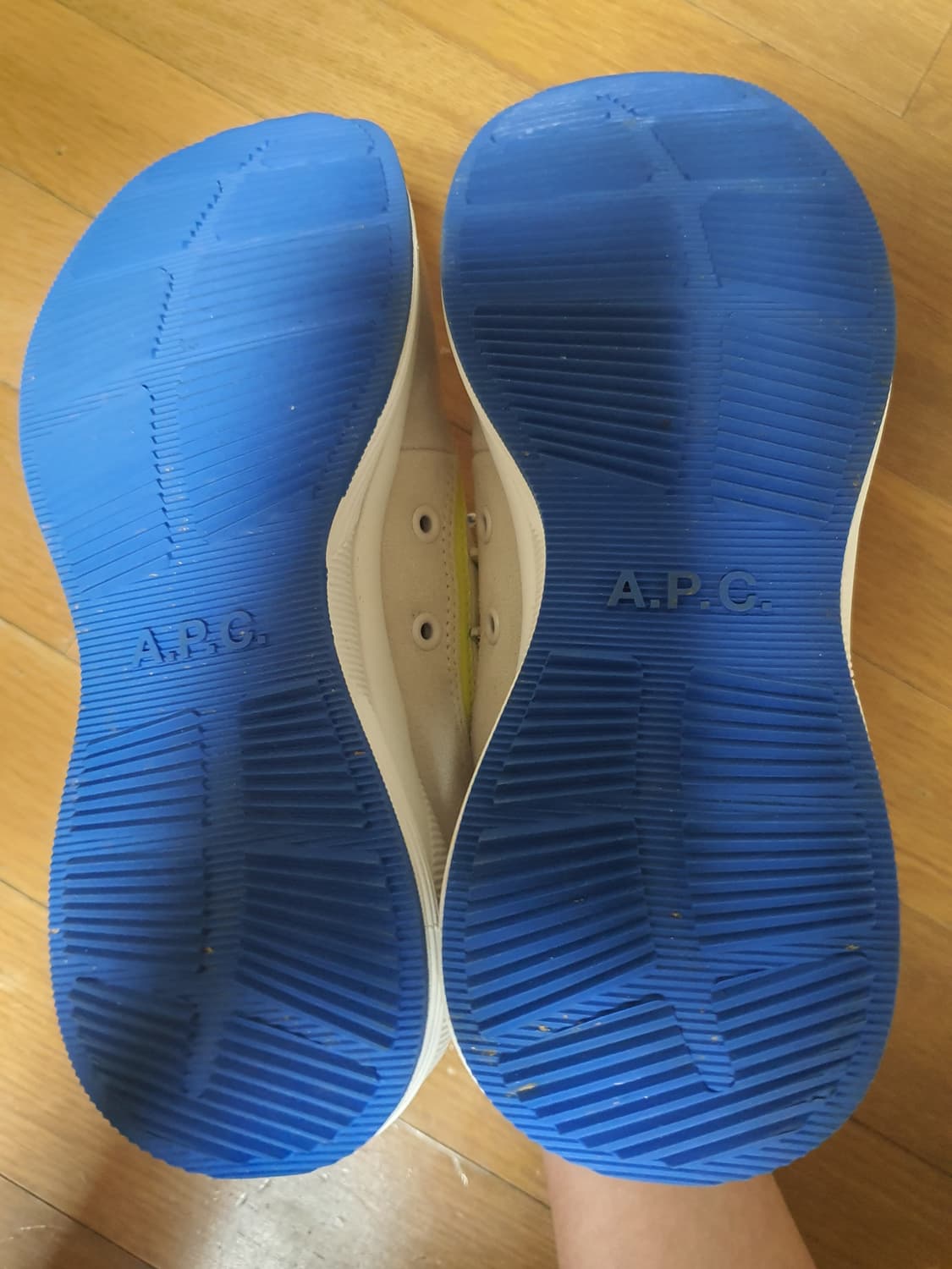 1회착용 APC 아페쎄 스니커즈 40사이즈 260사이즈 상품이미지4