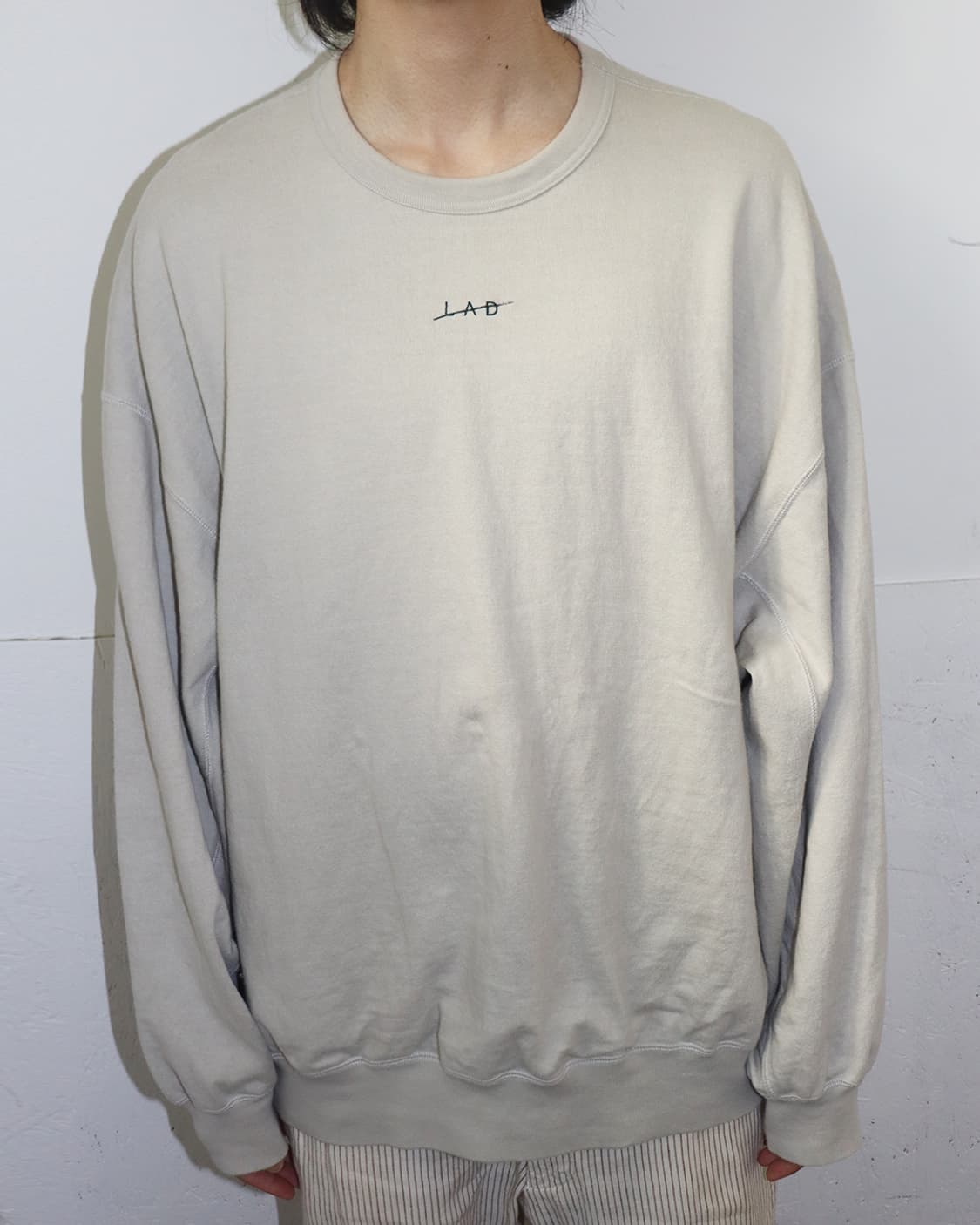 라드 뮤지션 “LAD” 엠브로이드 오버사이즈 스웨트셔츠 상품이미지3