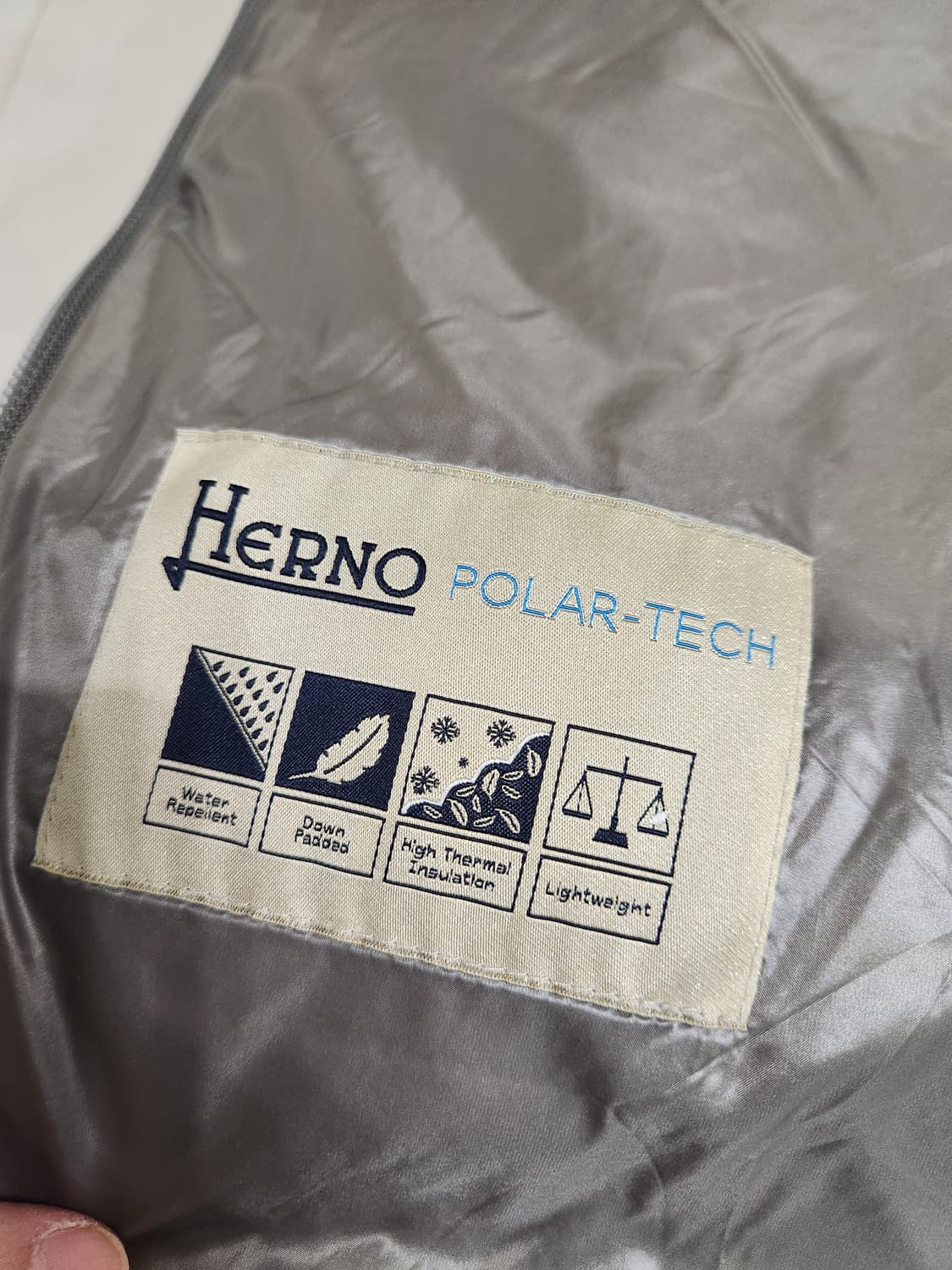 에르노 HERNO 여성 폴라테크후드패딩 상품이미지8