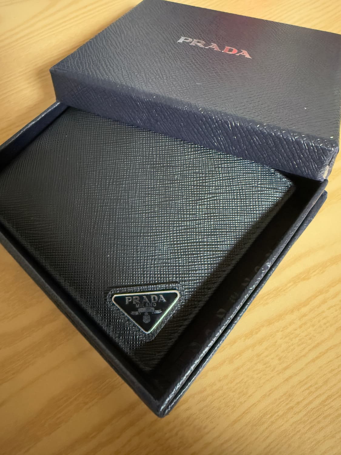 프라다 사피아노 반지갑 블랙 상품이미지1