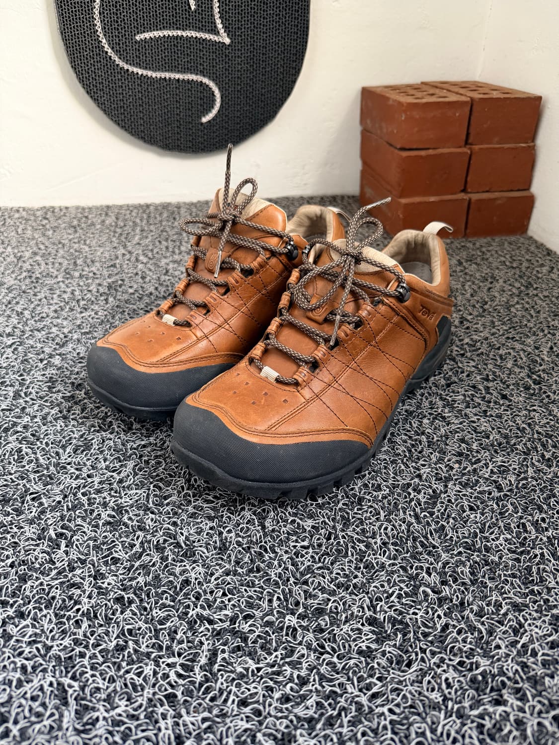 테바(Teva) 프리미엄 가죽 방수 등산화 상품이미지2