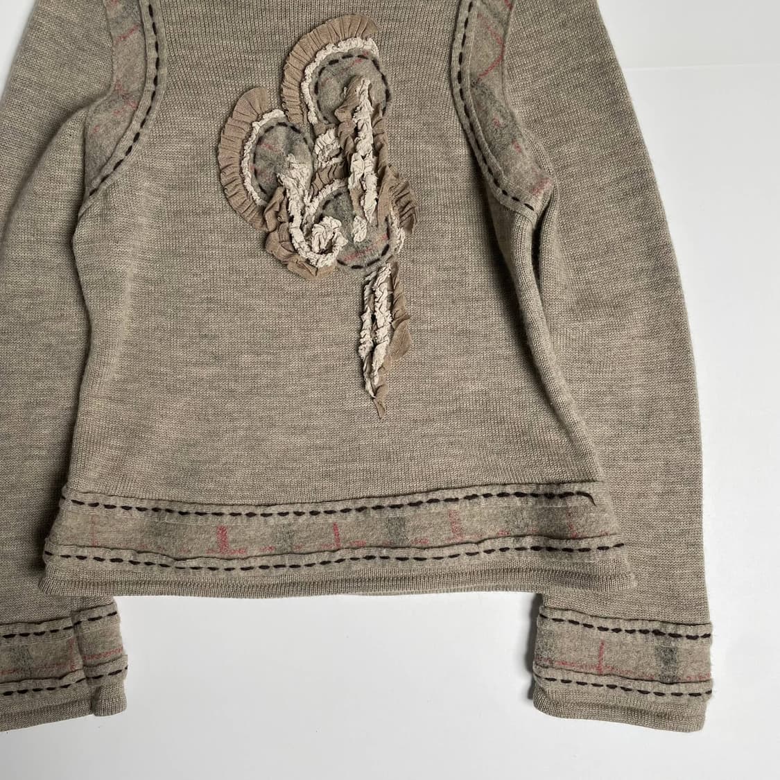 t.b 플라워&스티치 울 100 니트 상품이미지4