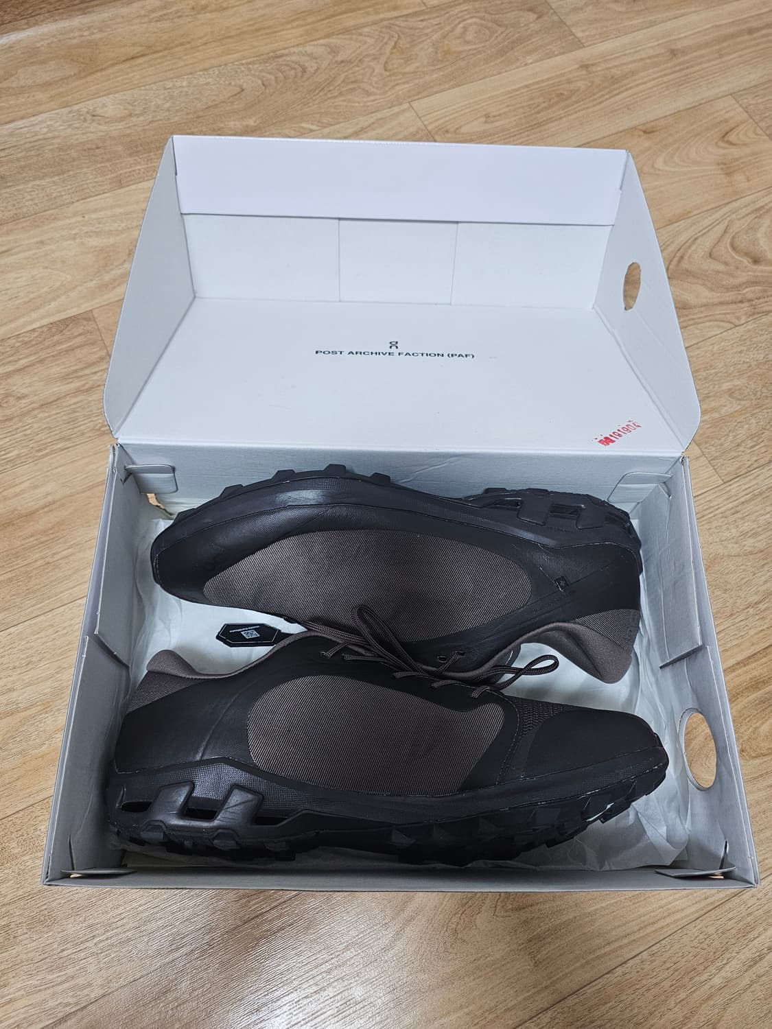 온러닝×파프 클라우드벤쳐 카카오 (285) 상품이미지2