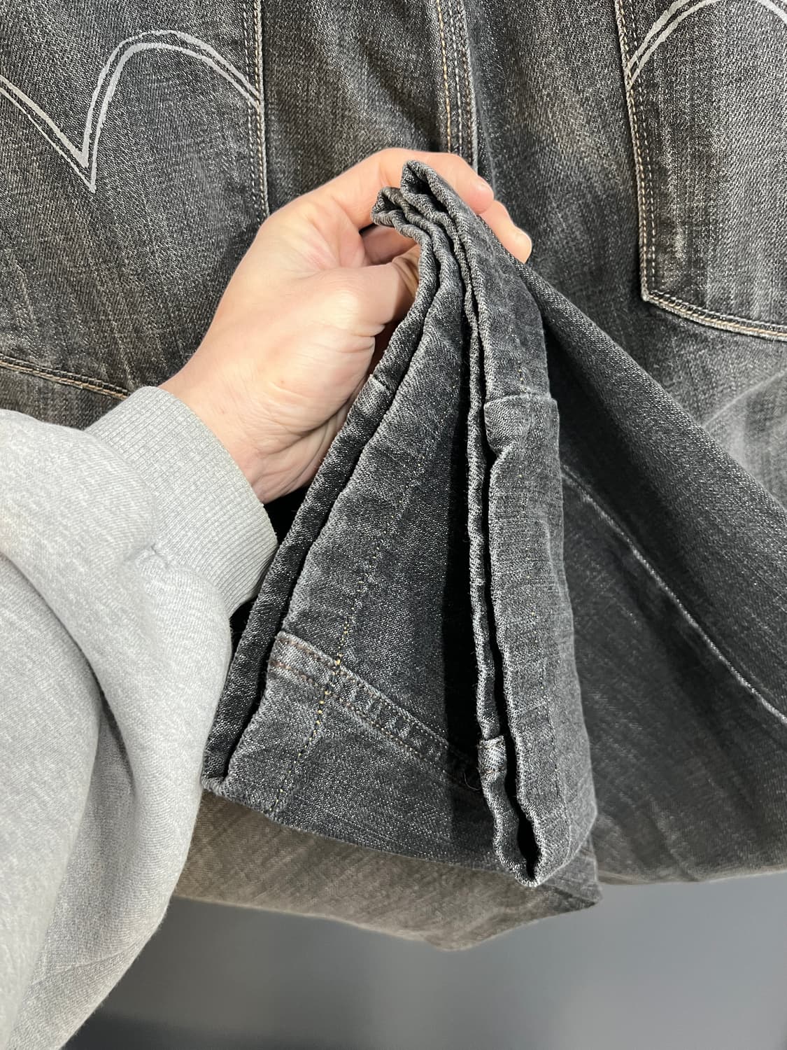 Levis 리바이스 701s 스트레이트핏 흑청 데님 팬츠 상품이미지4