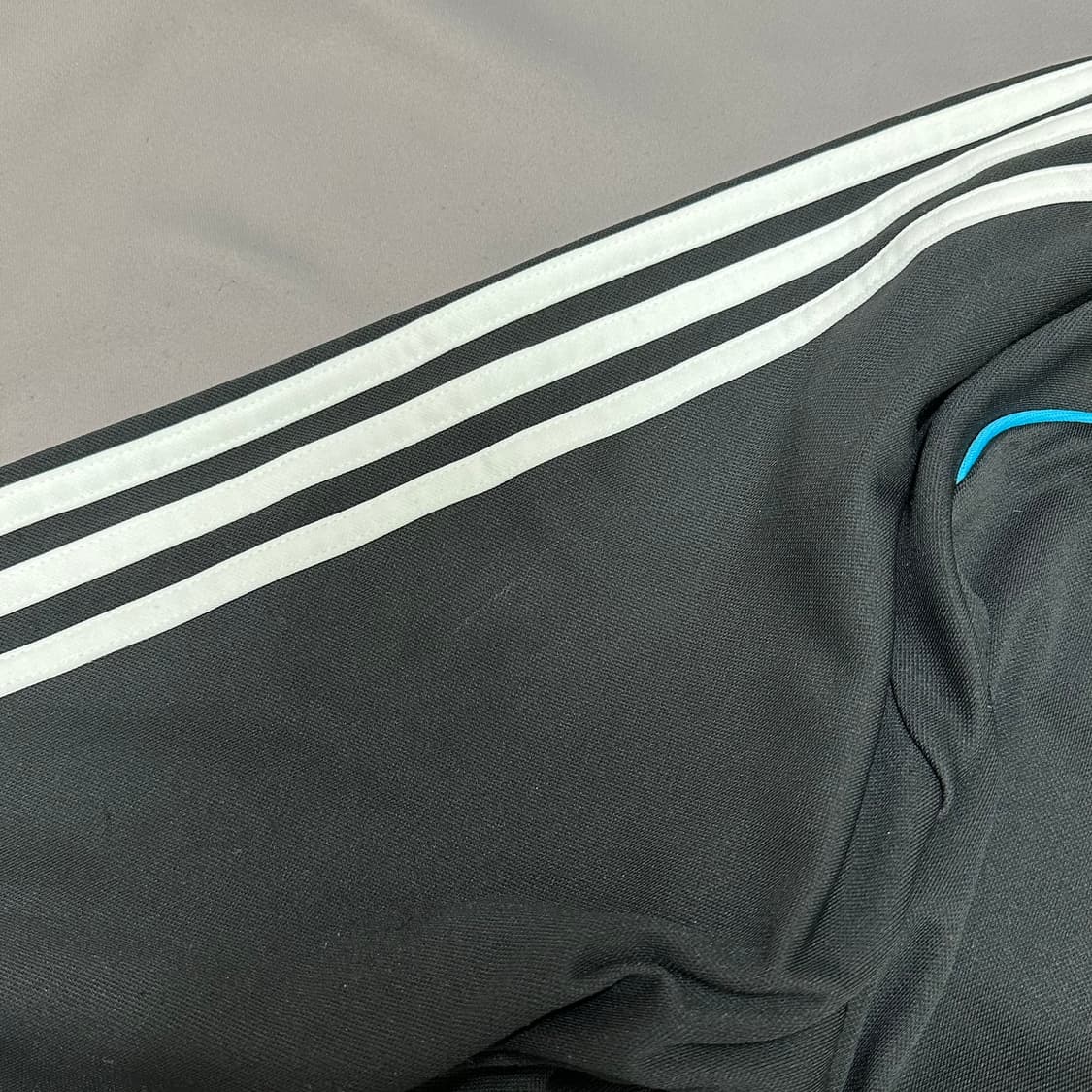 아디다스 00s 올드스쿨 레알마드리드 스웨트 100 상품이미지6