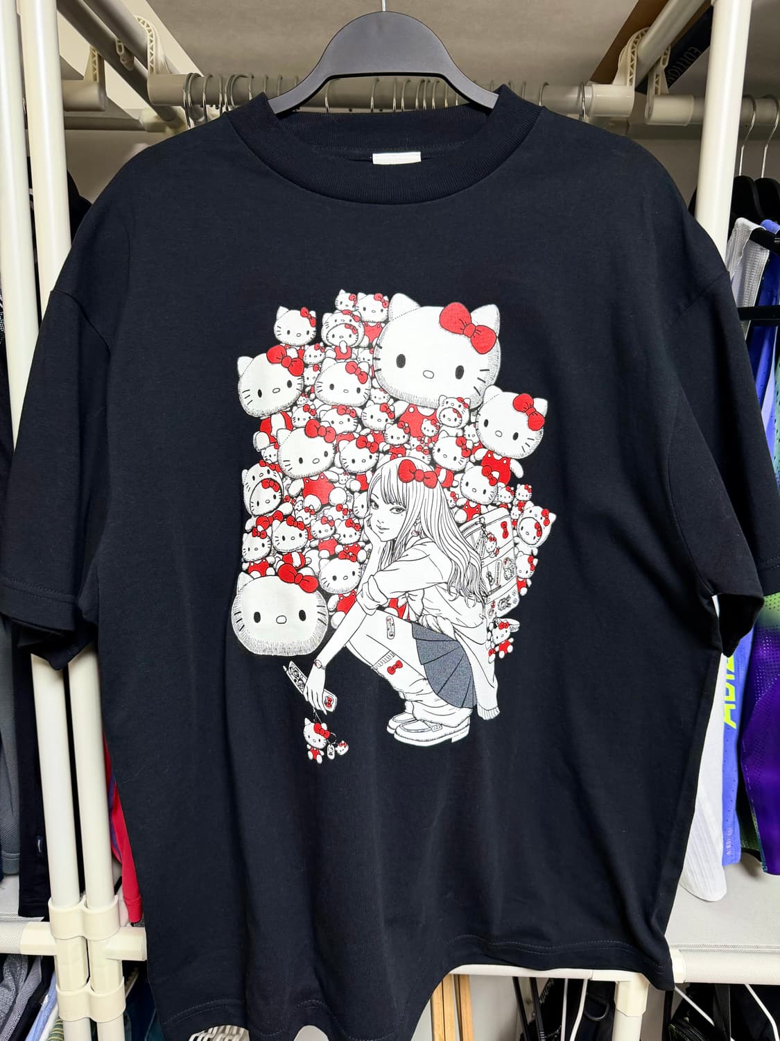 산리오 헬로키티 이토준지 토미에 티셔츠 블랙 L 상품이미지2
