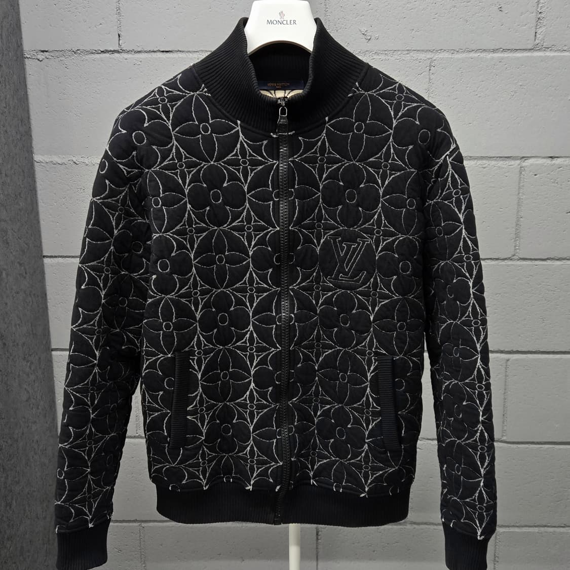 백화점판 / 루이비통 LV 모노그램 플라워 집업 블루종 L 상품이미지2