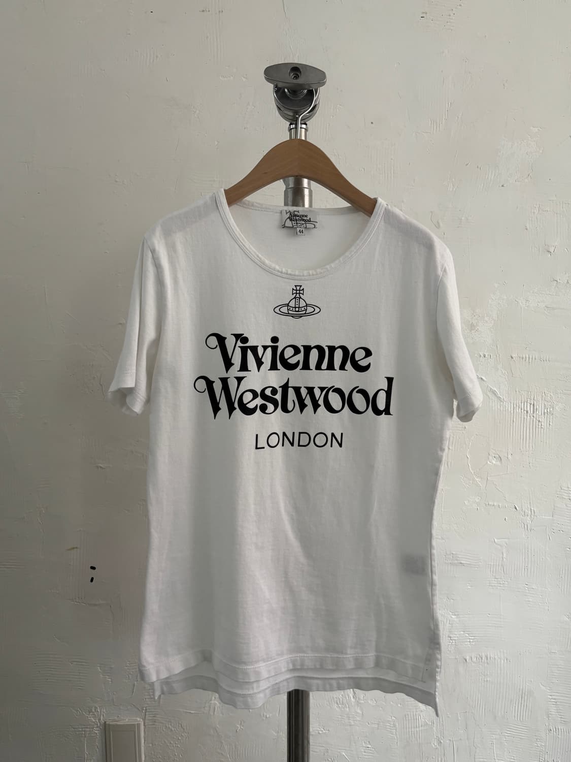 Vivienne Westwood 비비안웨스트우드 맨 화이트 컬러 로고 티 상품이미지3