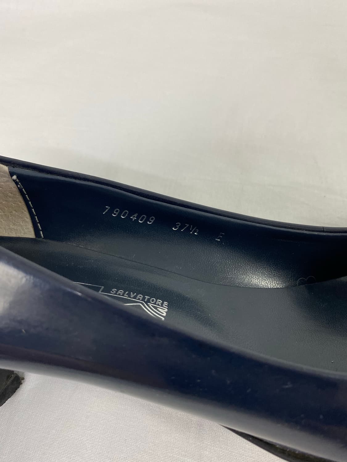 페라가모 바라 펌프스 힐 37 1/2 상품이미지7