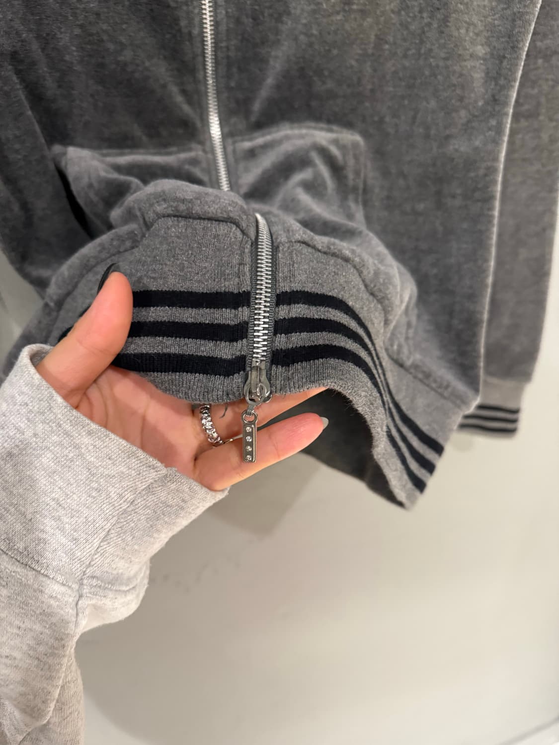 velour line detail 2-way hood zip-up 상품이미지8