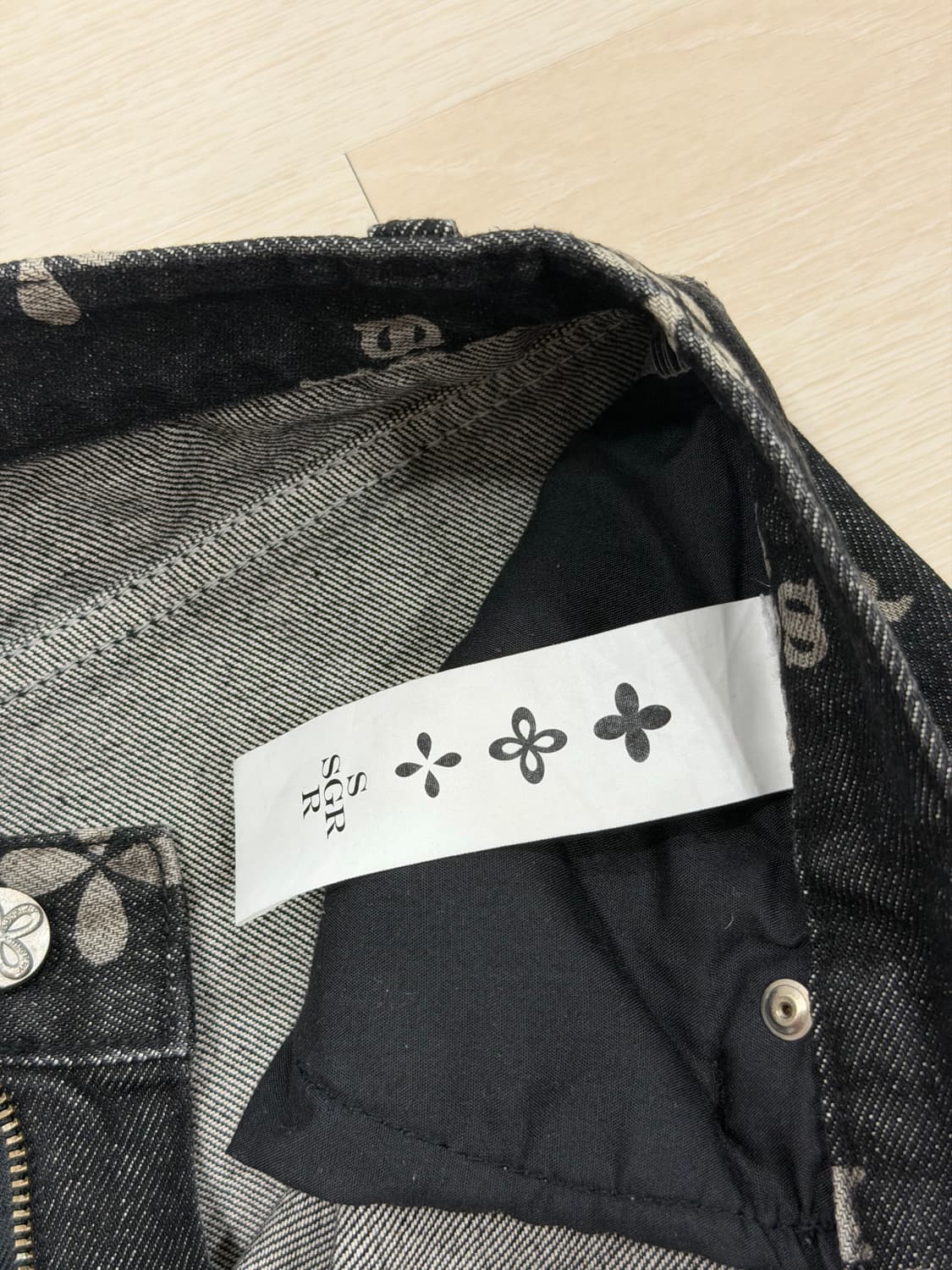 써저리 모노그램 데님 L 상품이미지3