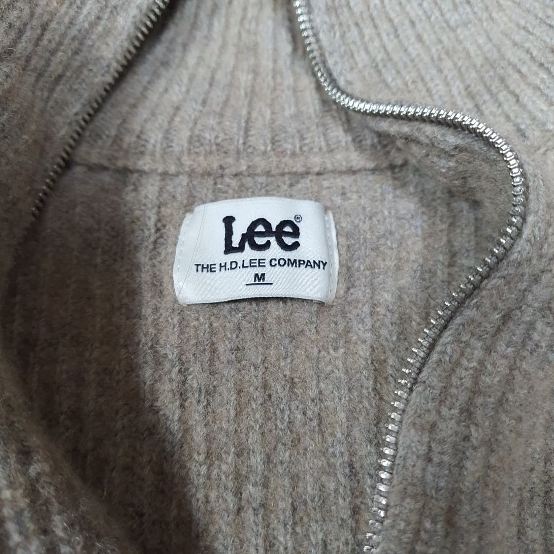 ✨ (바배) Lee 리 베이지 니트 반집업  상품이미지3