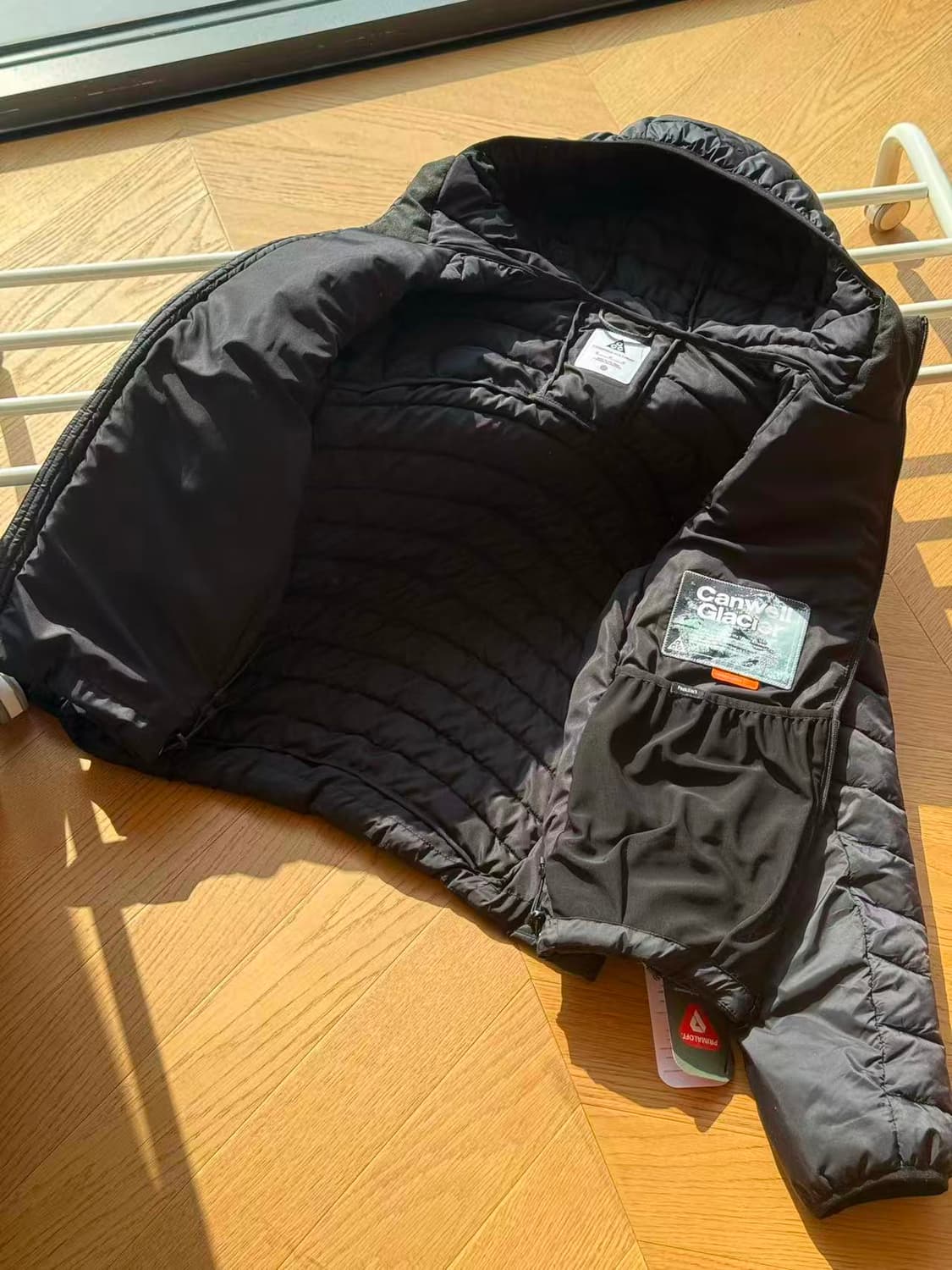 나이키 ACG 라바 플로우 써마핏 ADV 자켓 블랙 서밋 화이트 상품이미지3