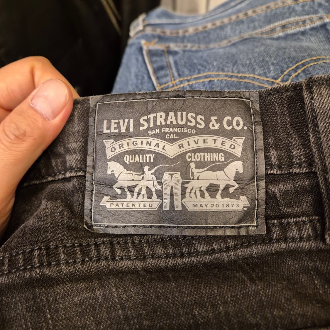 33~34인치 리바이스 흑정 데님팬츠 상품이미지3