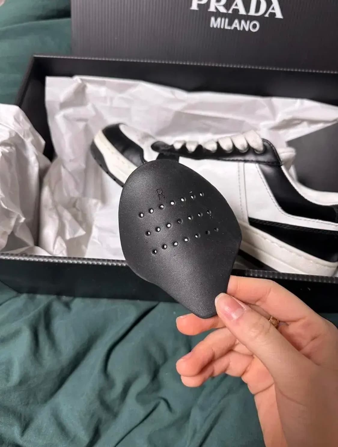 프라다 다운타운 스니커즈 블랙/화이트 240 상품이미지7