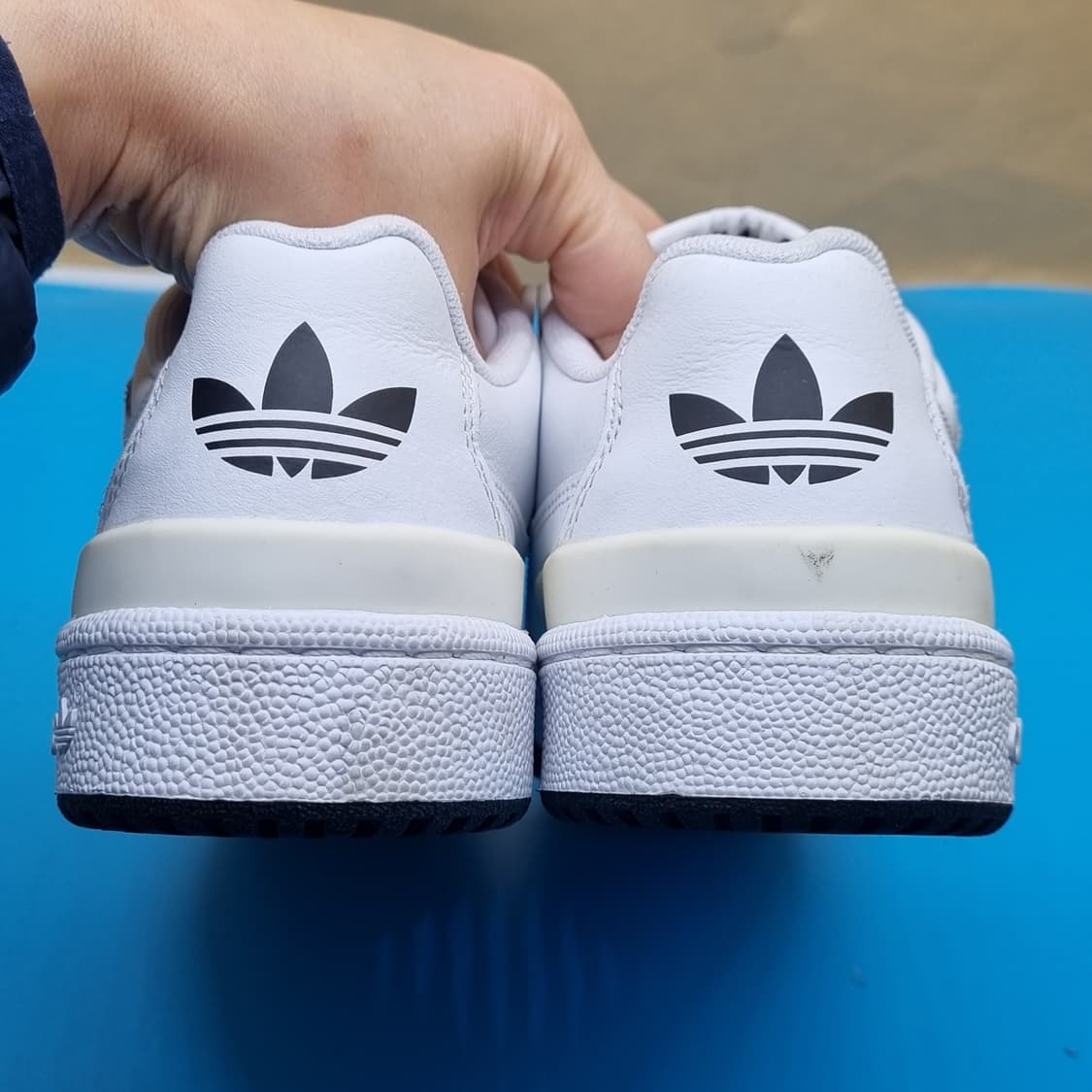 아디다스 포럼 로우 운동화 220 상품이미지4