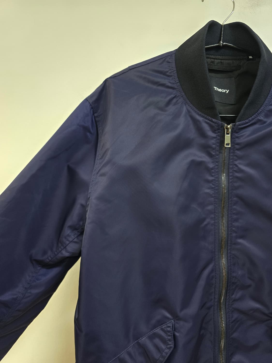 띠어리 신형 플라이트 봄버 자켓 상품이미지4