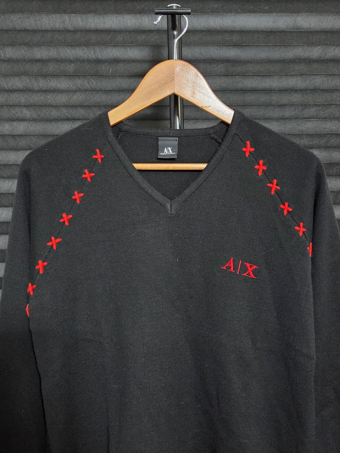 [아르마니 익스체인지] 레드 스티치 브이넥 울 니트 | 00209 상품이미지2