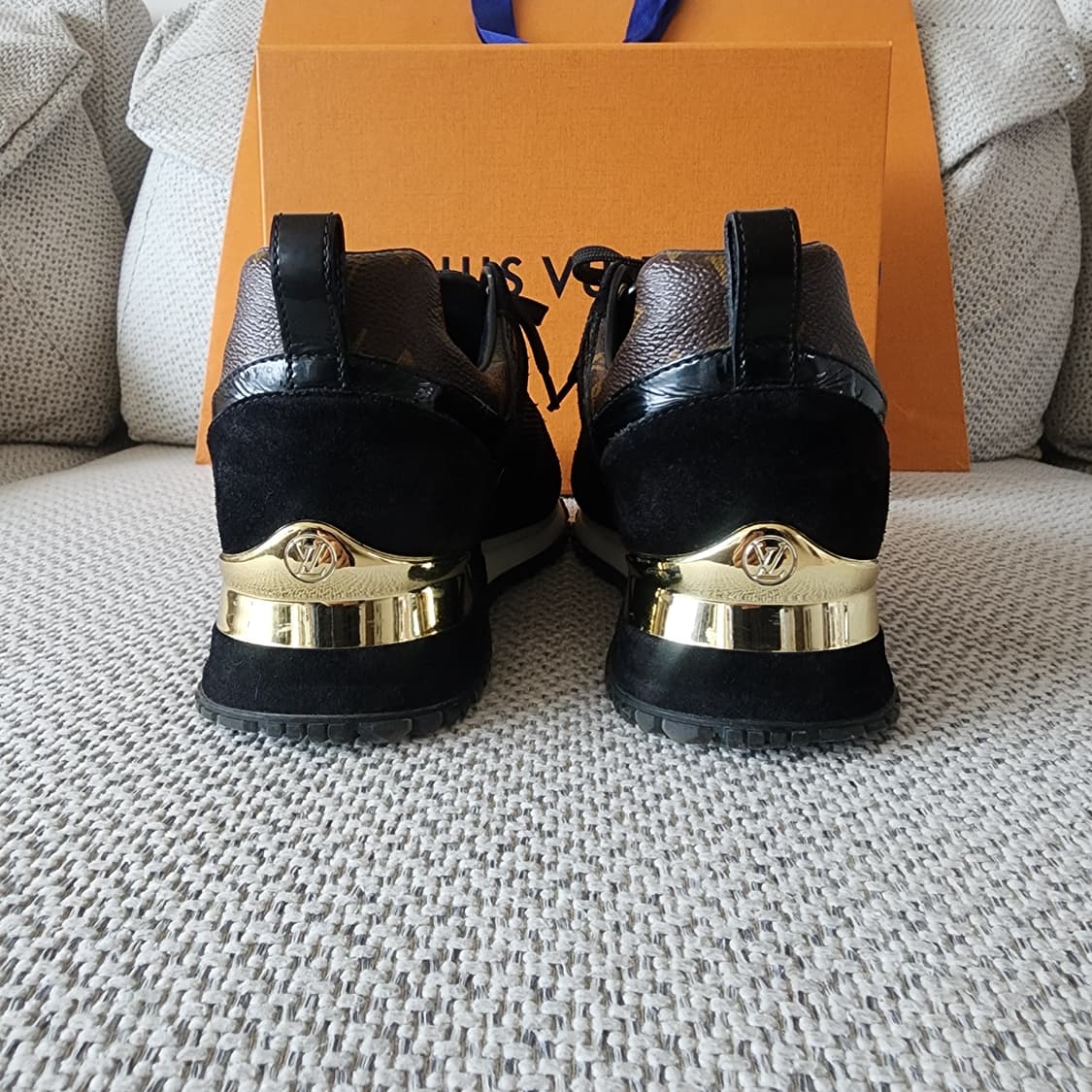 35.5 초민트급 루이비통 LV 런어웨이 키높이 스니커즈 블랙 모노그램 상품이미지3