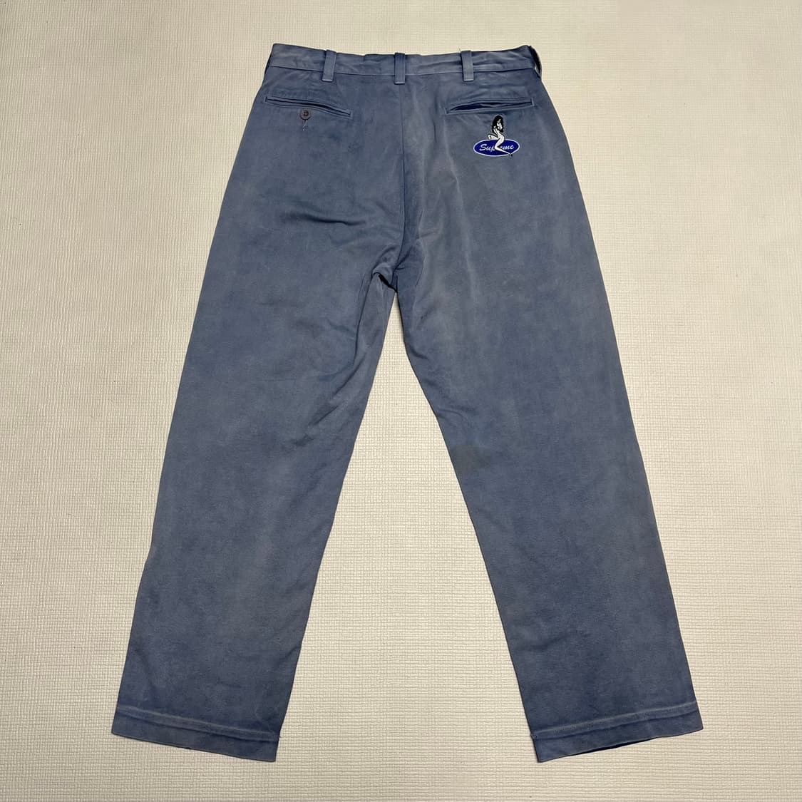 슈프림 핀업걸 치노 팬츠 워시드 네이비 상품이미지2